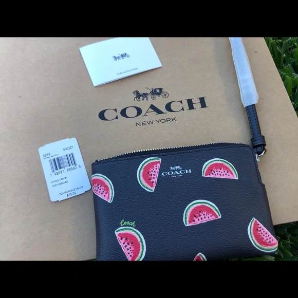 🍉New Coach Watermelon Print Corner Zip Wristlet🍉 - Picture 9 of 15